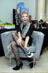 AnnaLynne McCord choosing her shoes