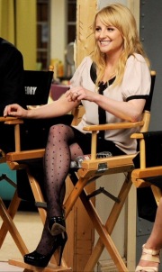 Melissa Rauch legs