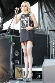 Taylor Momsen wearing white nylon stockings with suspenders