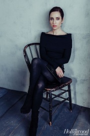 Zoe Lister Jones' legs