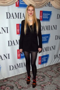 Gwyneth Paltrow in pantyhose