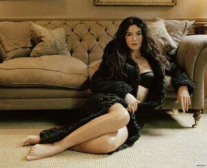 Monica Bellucci sexy feet